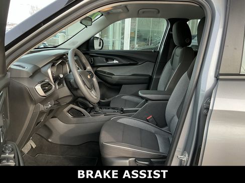 Used 2023 Chevrolet TrailBlazer LS image 7