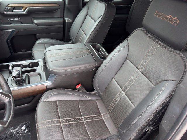 Used 2024 Chevrolet Silverado 1500 High Country w/ Technology Package AWD/4WD image 6