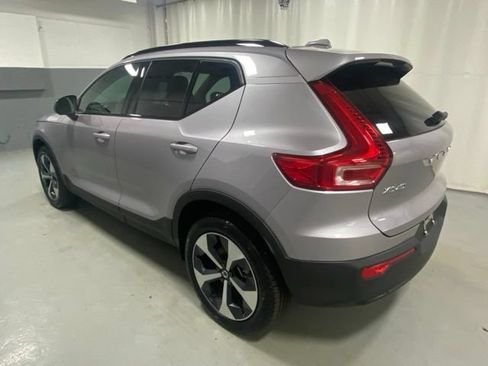 Used 2026 Volvo XC40 B5 Plus AWD/4WD image 2