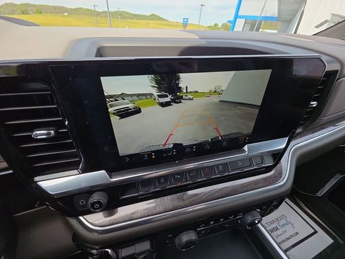 Used 2025 Chevrolet Silverado 2500 LTZ w/ LTZ Plus Package image 17