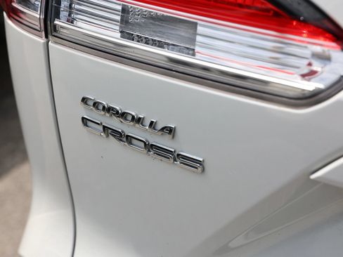 Used 2022 Toyota Corolla Cross LE AWD/4WD image 6
