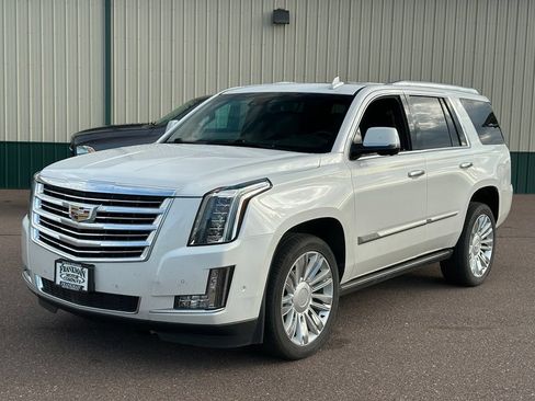 Used 2019 Cadillac Escalade Platinum AWD/4WD image 4