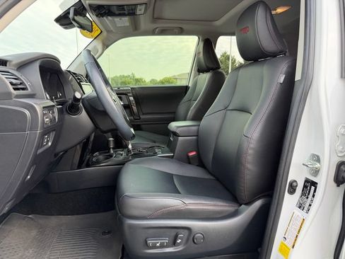 Certified 2024 Toyota 4Runner TRD Off-Road Premium w/ Moonroof Package AWD/4WD image 14