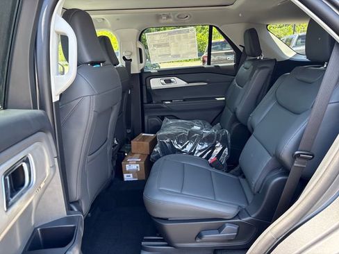 New 2026 Ford Explorer Active w/ Active Comfort Package AWD/4WD image 23