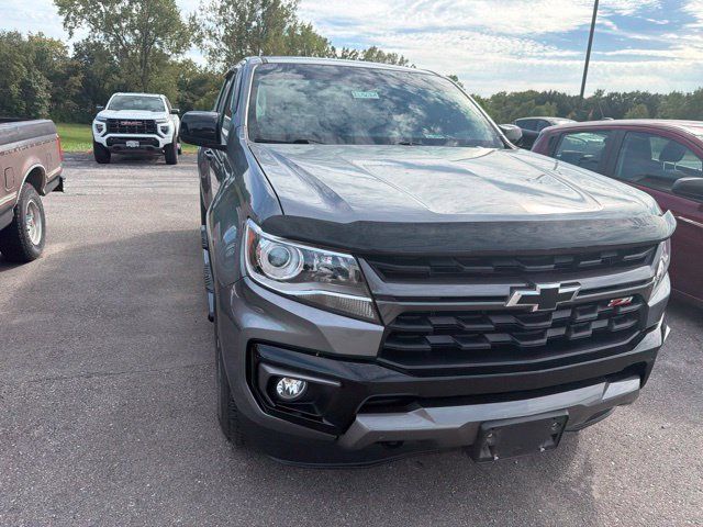 Used 2021 Chevrolet Colorado Z71 w/ Safety Package AWD/4WD image 7