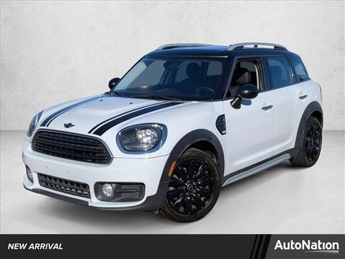 Used 2017 MINI Cooper Countryman image 1