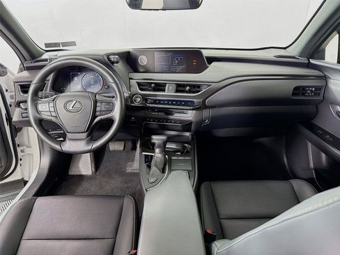 Used 2019 Lexus UX 200 FWD image 26