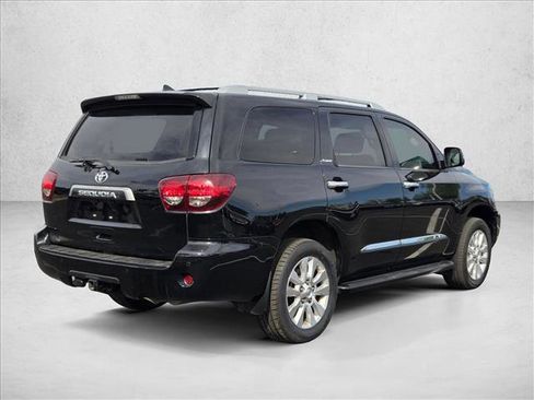 Used 2020 Toyota Sequoia Platinum image 5