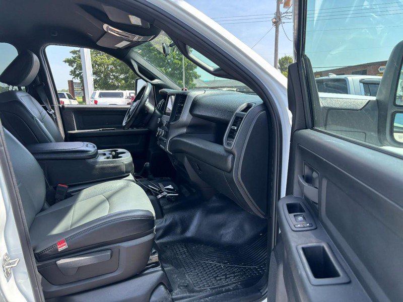 Used 2024 RAM 2500 Tradesman w/ Chrome Appearance Group AWD/4WD image 12