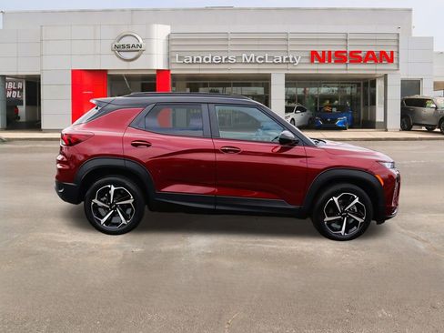 Used 2023 Chevrolet TrailBlazer RS image 2