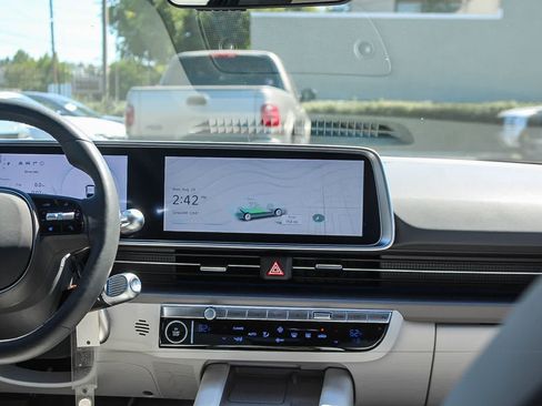Certified 2024 Hyundai Ioniq 6 Limited RWD image 17