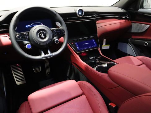 New 2025 Maserati Grecale Modena image 22