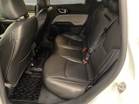 Used 2025 Jeep Compass Limited image 24