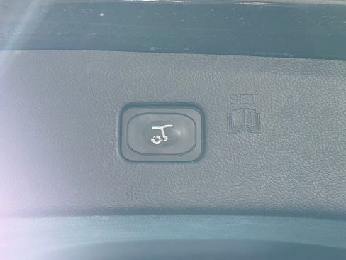 Used 2022 Ford Edge SEL w/ Convenience Package image 14