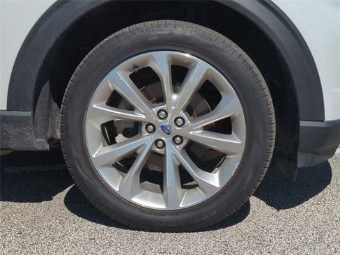 Certified 2023 Ford Explorer Platinum w/ Technology Package image 11