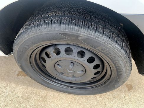 Used 2016 Mercedes-Benz Metris Cargo Van image 22