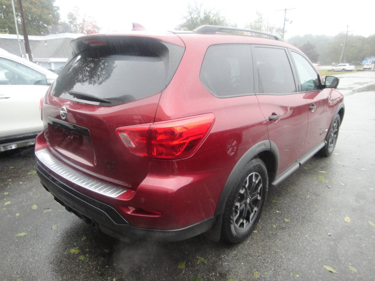 Used 2020 Nissan Pathfinder SL AWD/4WD image 4