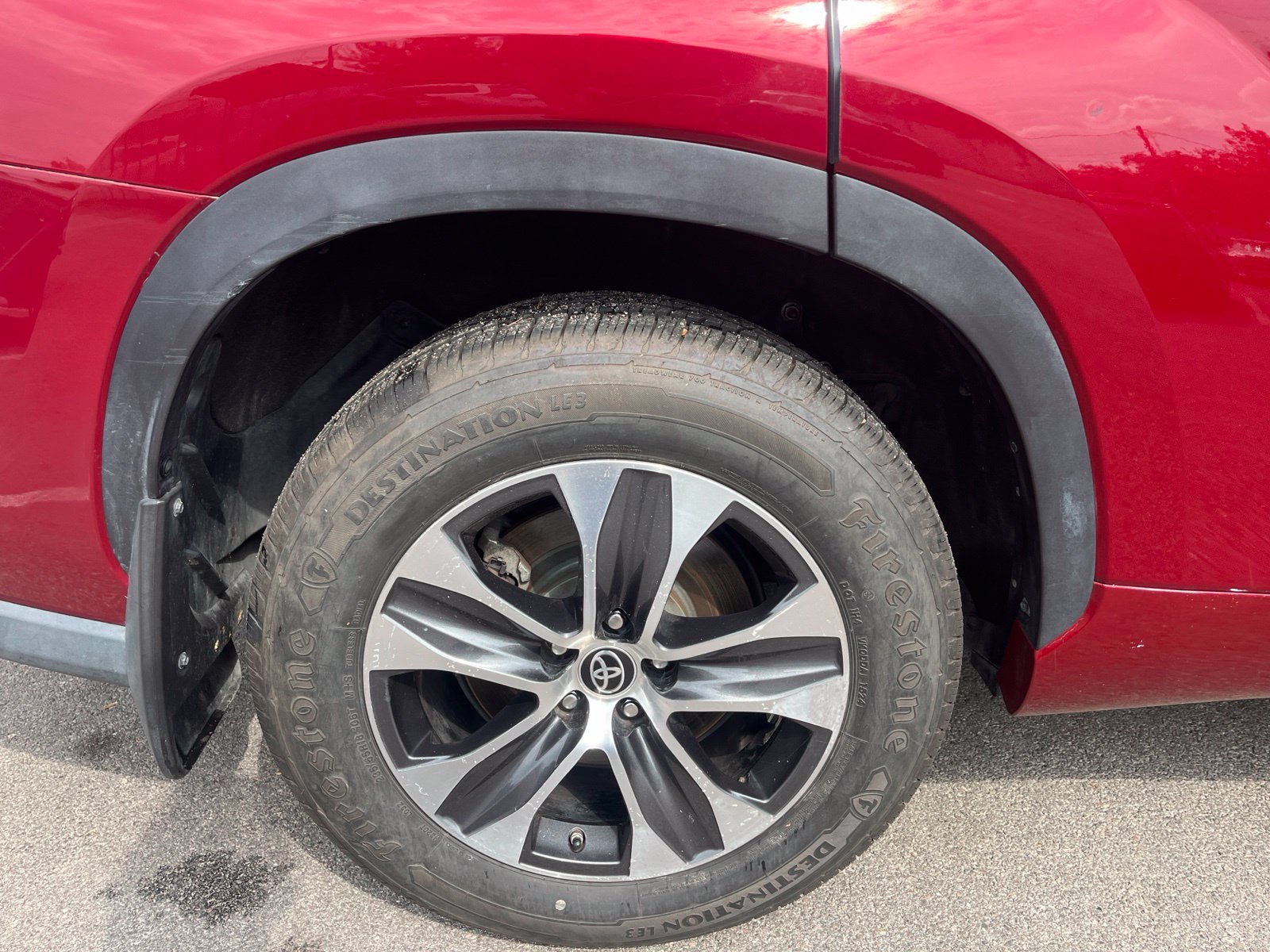 Used 2022 Toyota Highlander XLE FWD image 11