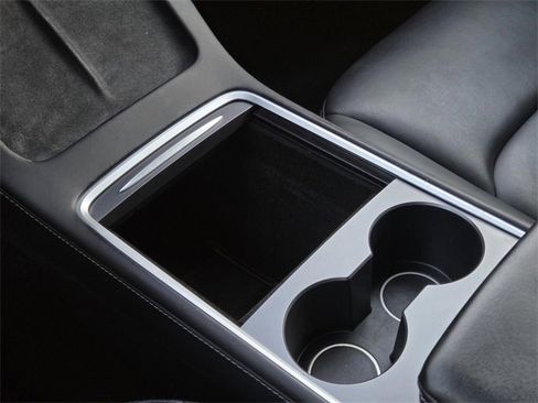 Used 2022 Tesla Model 3 Long Range image 21