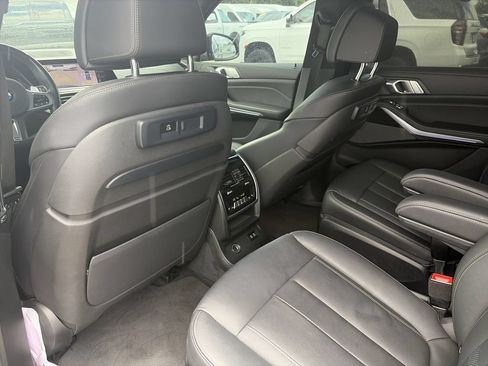 Used 2020 BMW X7 xDrive40i w/ M Sport Package AWD/4WD image 4