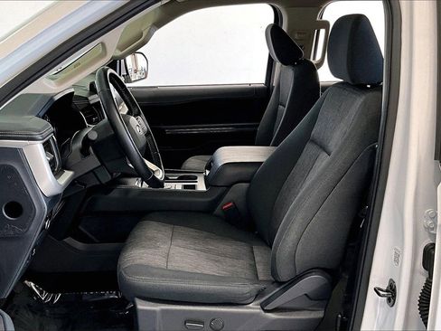 Certified 2023 Ford Expedition XLT image 18