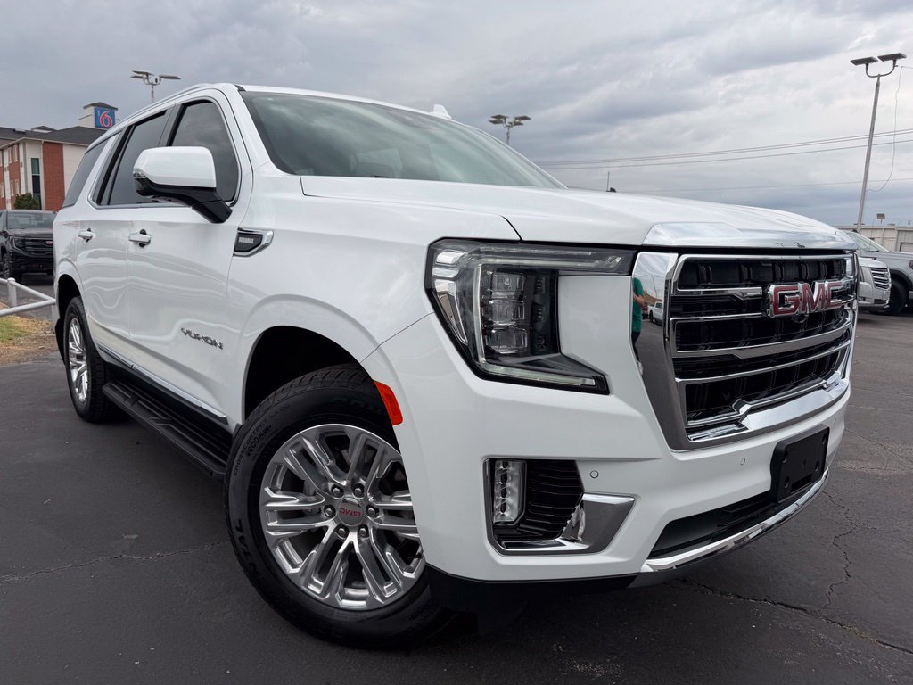 Used 2024 GMC Yukon SLT w/ SLT Luxury Package AWD/4WD image 2