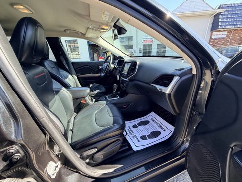 Used 2014 Jeep Cherokee Trailhawk w/ Leather Interior Group image 19