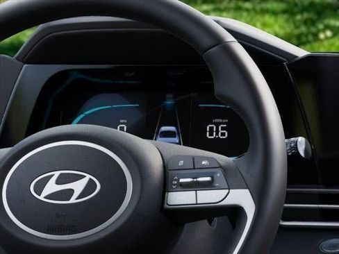 New 2025 Hyundai Elantra Sport image 14