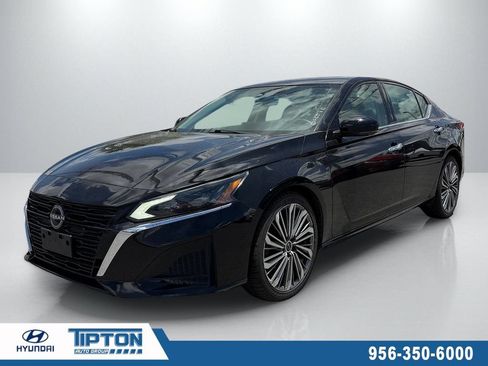 Used 2023 Nissan Altima 2.5 SL FWD image 1