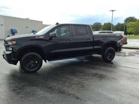 Used 2022 Chevrolet Silverado 1500 Custom Trail Boss w/ LPO, Dark Essentials Package AWD/4WD image 3