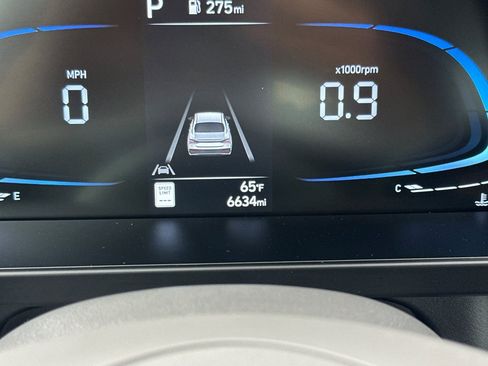 Certified 2025 Hyundai Elantra Sport image 27