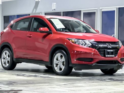 Used 2016 Honda HR-V LX image 6