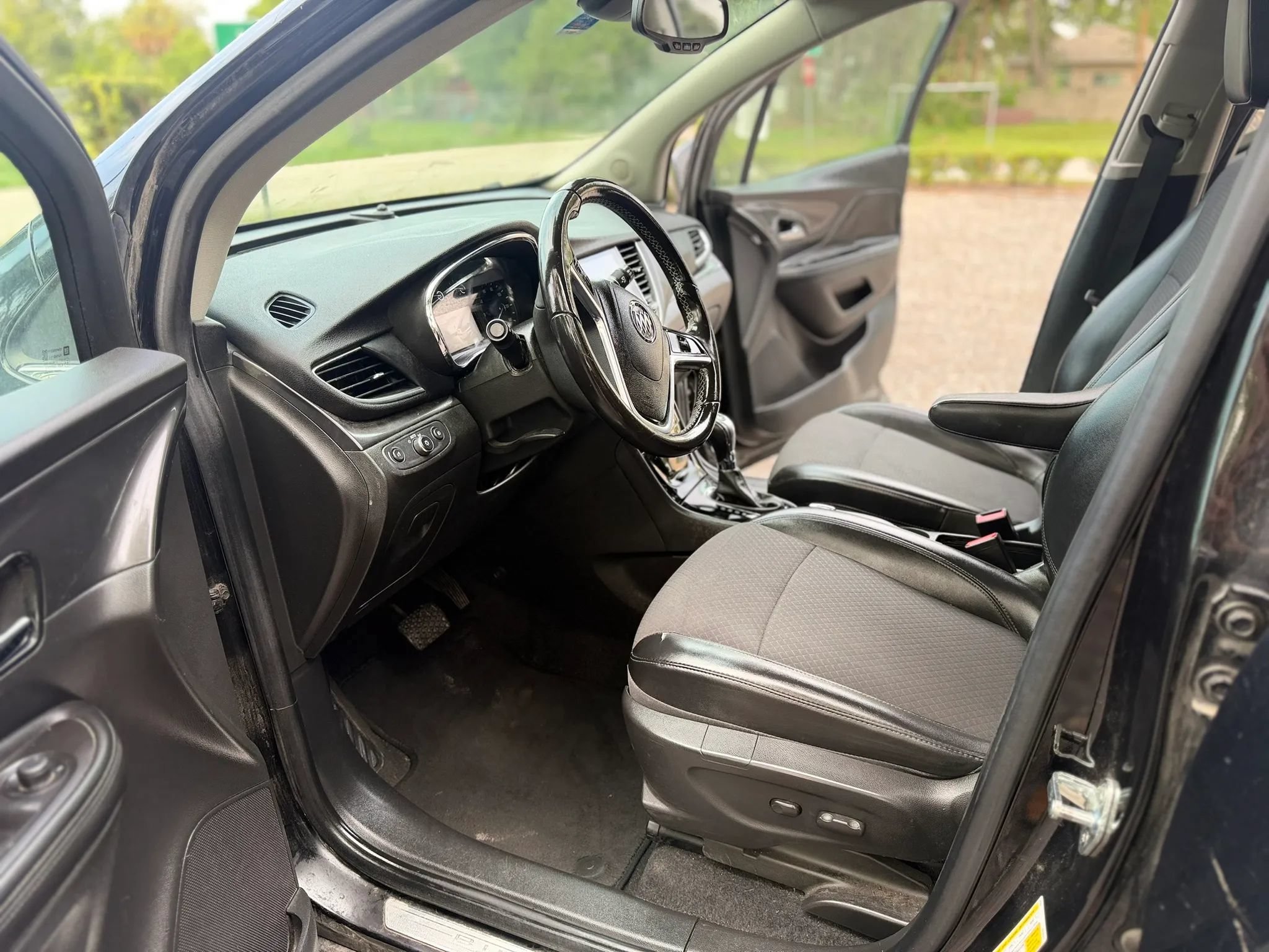 Used 2018 Buick Encore Sport Touring FWD image 7