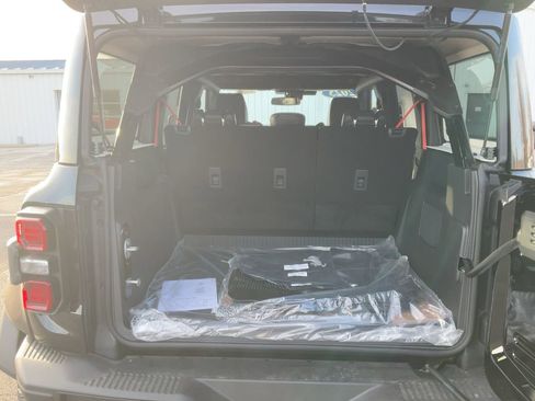 New 2025 Ford Bronco Raptor image 7