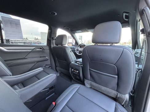 Used 2024 GMC Acadia Elevation image 14