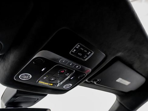 Used 2024 Bentley Flying Spur V8 AWD/4WD image 21