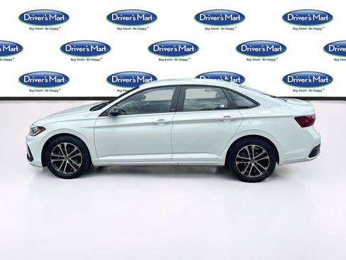 Used 2025 Volkswagen Jetta Sport FWD image 4