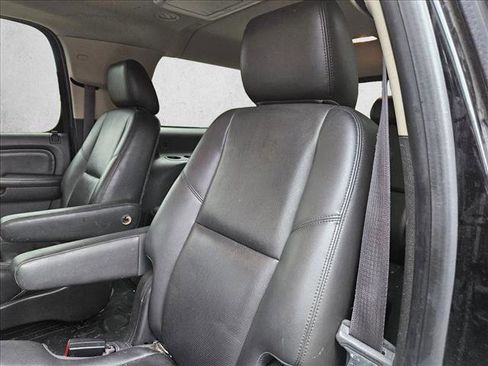 Used 2013 GMC Yukon XL Denali image 19