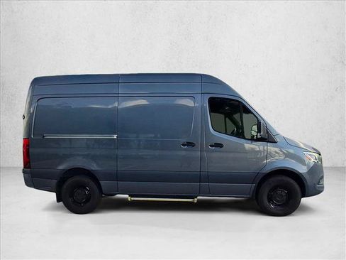 Used 2023 Mercedes-Benz Sprinter 2500 image 4