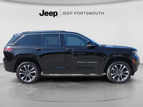 Used 2023 Jeep Grand Cherokee Overland AWD/4WD image 8