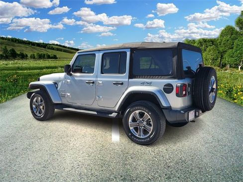 Certified 2022 Jeep Wrangler Unlimited Sahara image 3