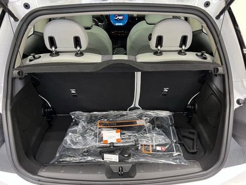 Certified 2025 MINI Cooper 2-Door Hardtop image 21