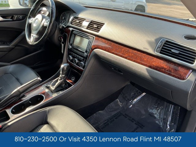 Used 2013 Volkswagen Passat 2.5 SEL FWD image 22