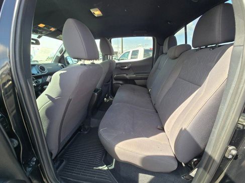 Used 2017 Toyota Tacoma TRD Off-Road w/ Tow Package (A/T) AWD/4WD image 20