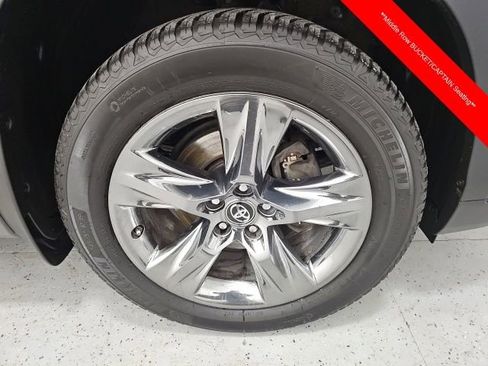 Used 2017 Toyota Highlander Limited Platinum image 8