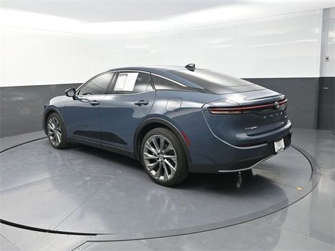 Used 2025 Toyota Crown Limited image 5