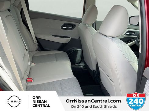 Used 2023 Nissan Rogue SV image 12