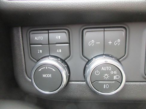 New 2026 GMC Yukon XL Elevation w/ Elevation Premium Package AWD/4WD image 21