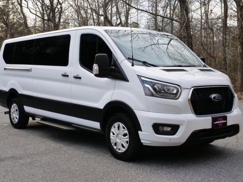 Used 2023 Ford Transit 350 XLT image 4