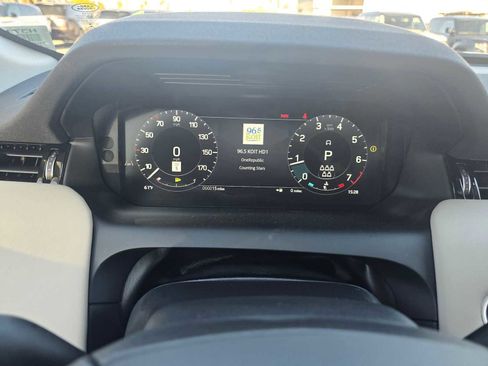 New 2025 Land Rover Discovery Sport S image 27